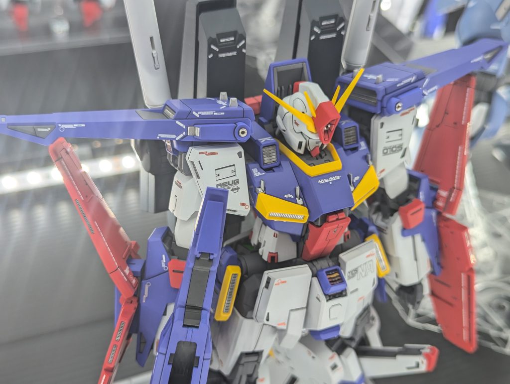 以上、MGの強化型ZZガンダム Ver.Kaでした! ZZ Ver.Kaはこのキット(強化パーツ同梱版)のほか、ノーマル版Ver.Kaと強化パーツも購入しているので、もう一体組めます。適当に改造して強化型Gフォートレスでも作成しようかなと思っていたら、MGのフルアーマーZZが発表されたので、プレバンでフルアーマーパーツが単体で売られると信じて眠らせることにしました! 出ますよね?バンダイさん。