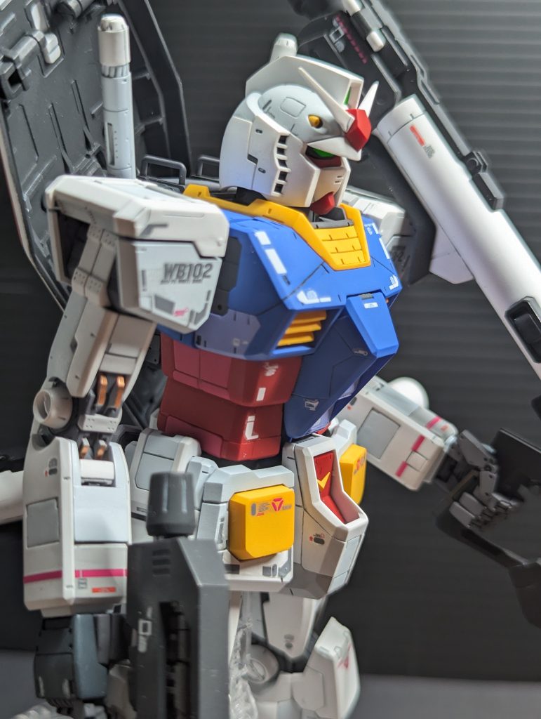 MSハンドは1/100用ですが、ガンダムに使うと少々大きいですね。20mクラスとかで使うと丁度良いのかな?