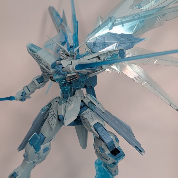 MG フリーダムガンダム Ver.2.0 クロスコントラストカラー MGフリーダムガンダムVer2.0 クロスコントラストカラー クリア