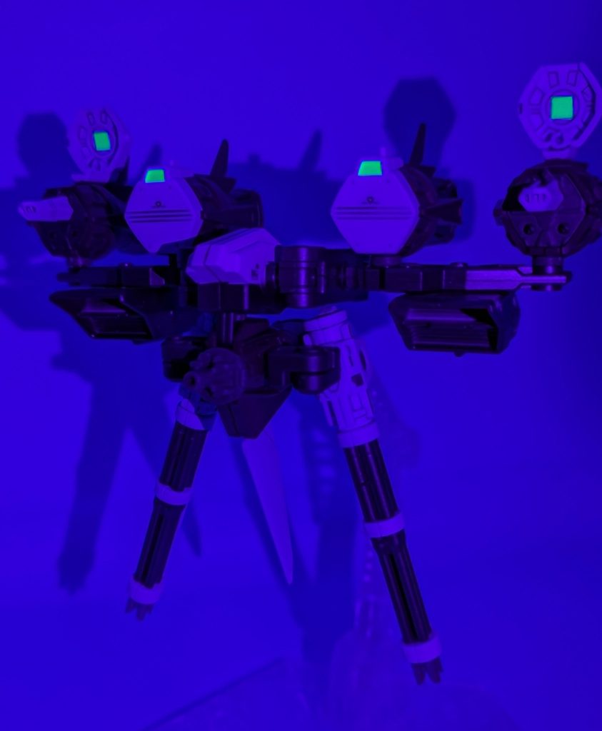 ガンバレルのセンサー(?)みたいな箇所は蛍光グリーンで塗装。ビコーンします✨️