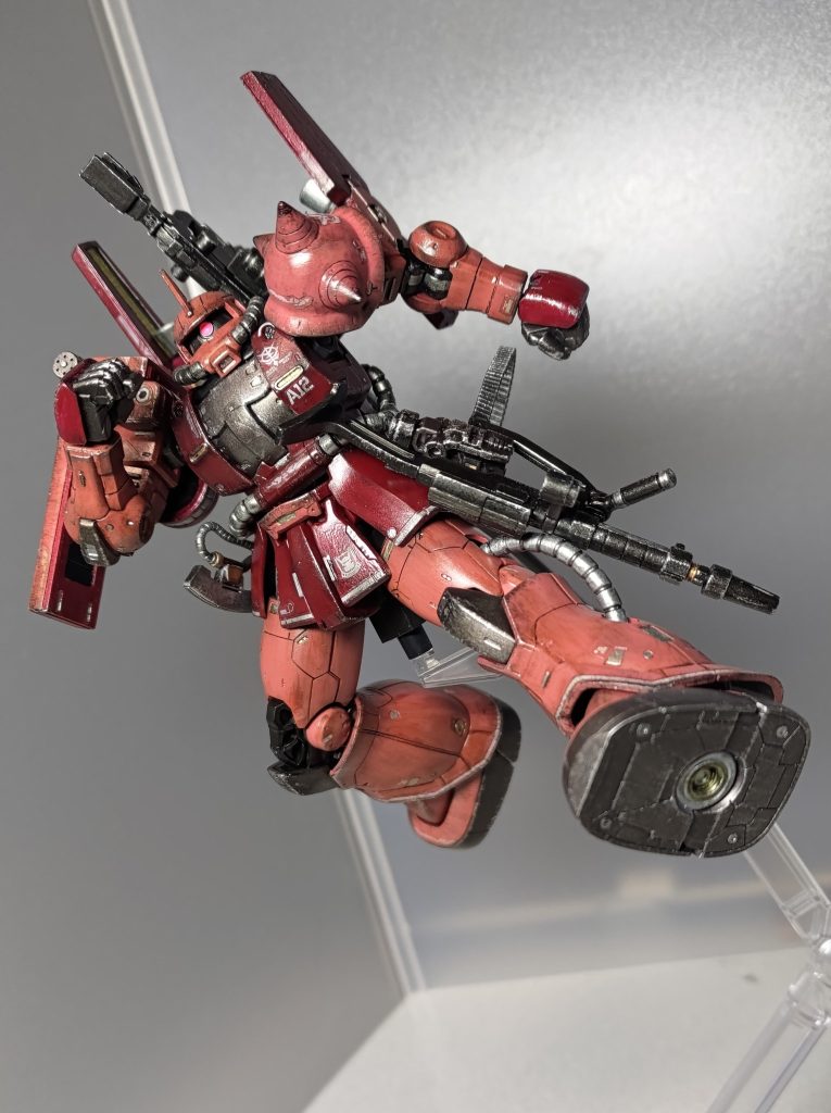 モビルスーツの扱い方はこのようにするものだ！バックパックに追加したグレイズブースターは向きを自在に変えられます。上向きにすることでキックに加速をかけることも可能です！