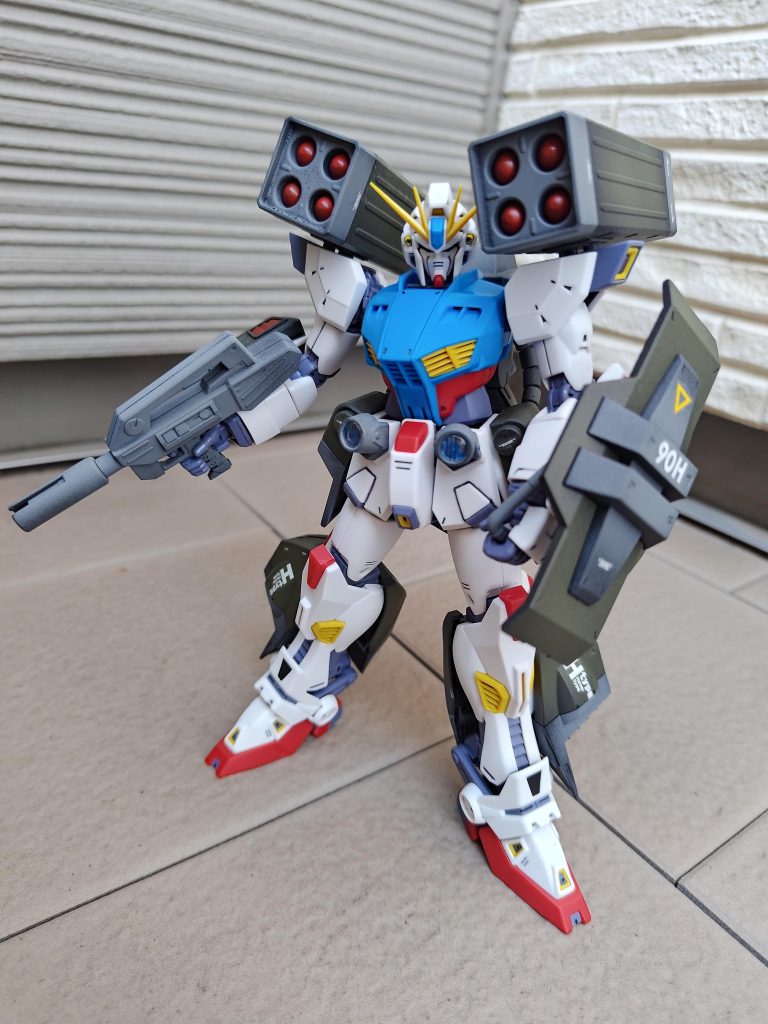 F90-IIにも装着ミッションパック自体は全塗装しています陸戦用なので、黒下地にオリーブグリーンにしたので設定よりもかなり暗めな色合いになってます