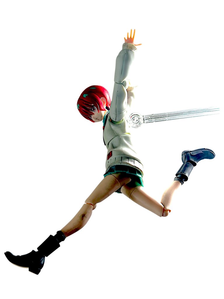 服のシワや髪の毛などは若干だけ塗装して手を加えています。 マチュは私の中では飛び跳ねているイメージがあるので、イメージをそのままポーズにしてみました。