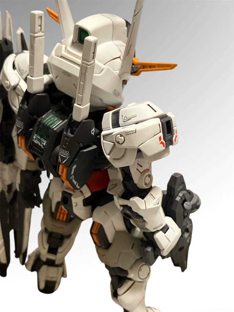 クリアパーツのデカールは剥がれないか心配しましたがクリアコートのあとマスキングで大丈夫でした