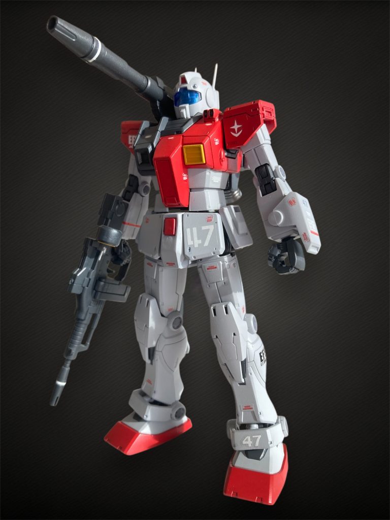 その他の改造点キャノンの砲身の先は余っていたジムスプレーガンの先を付けて10mm程延長。また左肩にこちらもガンダムからバルカンを移植。左手にはヘビーガンダムの小型のアーマーを。