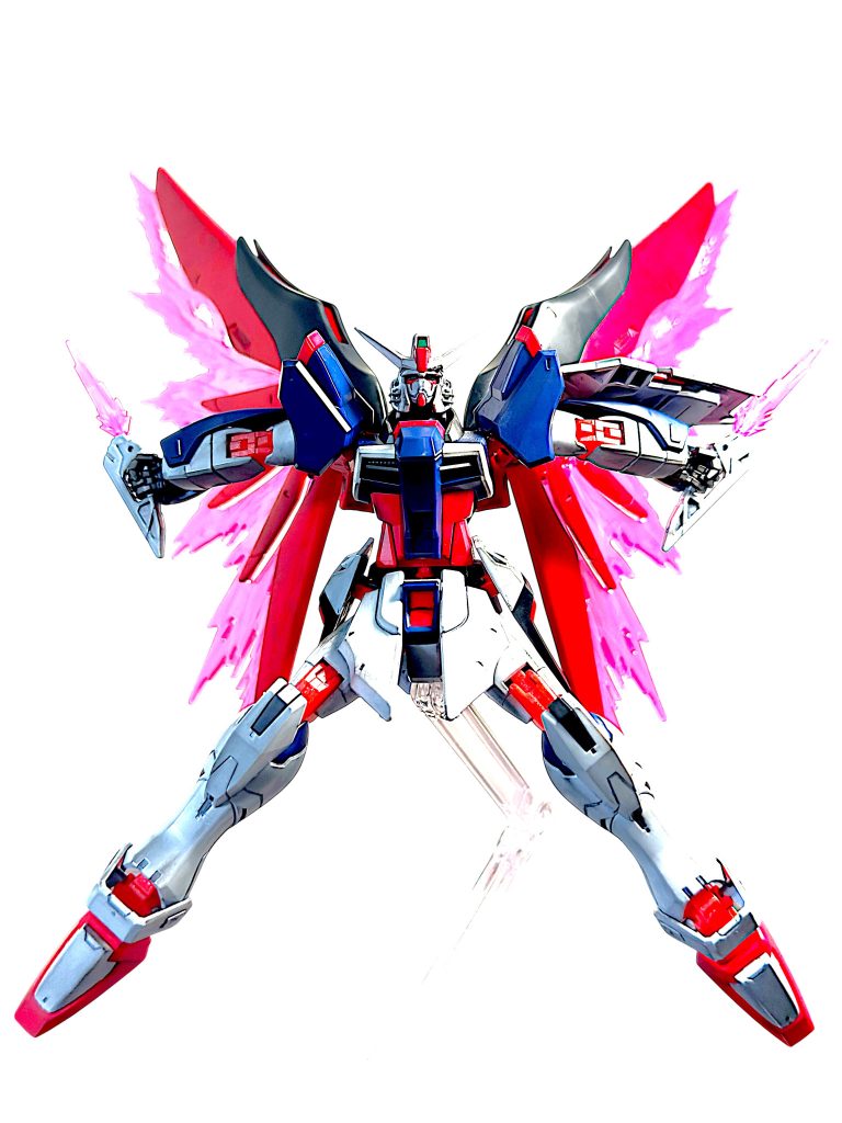 通常版よりも落ち着いたカラーに変更されていて、断然こちらが好み。 成形色を活かすため表面は控えめ、エッジを中心にウェザリング。照明は羽根等のエフェクトが映えるように強めで。