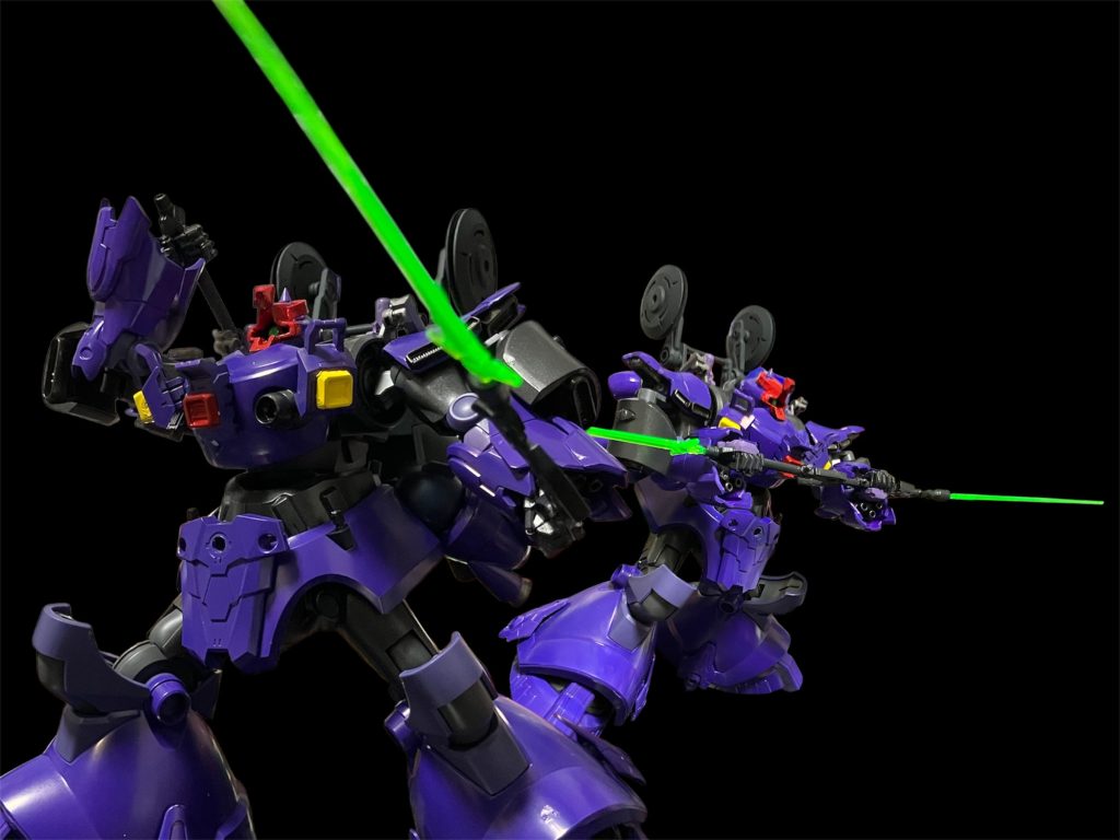 ビームアクスならぬビームランサー/ツインランサー^_^30mmファンタジー装備の杖を真ん中でカット^_^ちゃんと肩のヒートソード用マウントに着けられます^_^