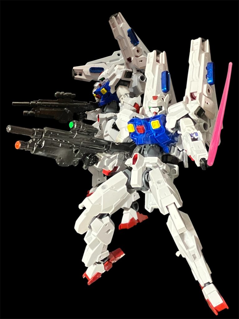 基本武装はビームライフルにビームサーベル^_^