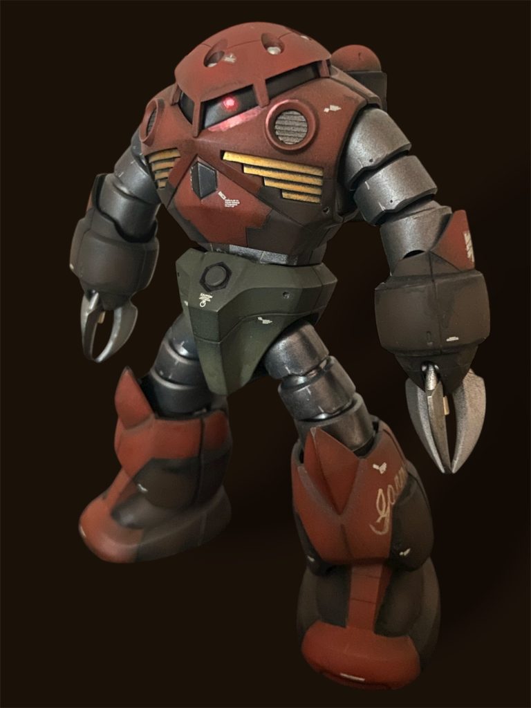 HGでも充分かっこいいキットでしたが、手持ちのRGに近づけることを目標にして掘ったり塗ったりしてみました(^^)