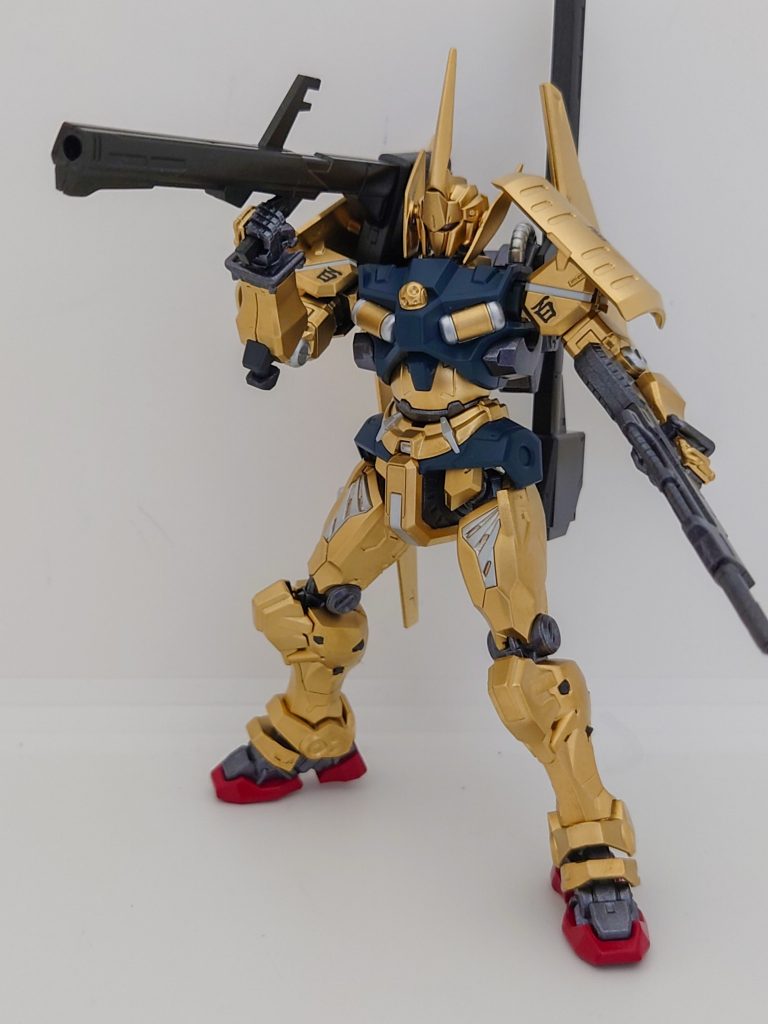 武器その3　クレイバズーカ普段は、背中のバックパックに携帯させています。