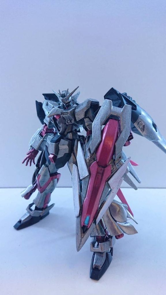 お次は、天彗龍ガンダムバルファルク一番好きなモンスターのバルファルクを意識して制作したガンプラになってます。この機体好きなんですよ…好きなんですけどポロリが激しいほどに多いんです…↓バルファルクの詳細はここから!https://gumpla.jp/hg/2346694