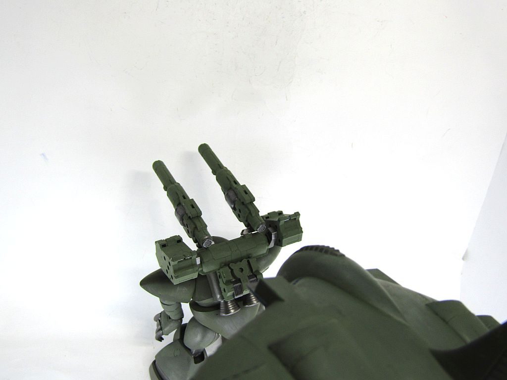 ガウ攻撃空母からのダイレクトエントリーでジャブローの密林へと降り立つゴッグ