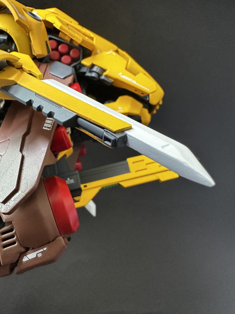 ブレードにはインパクトを相殺するブースターを追加、もうこれでお腹一杯 ……まだまだぁ!!