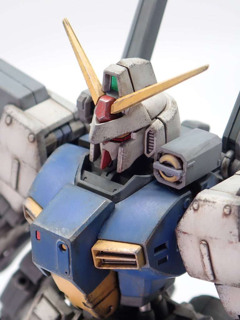 いやぁ、汚れてますね(gundam-kao2)ウェザリングカラー・マルチホワイトでの砂埃っぽい感じを一回やってみたかったので満足です