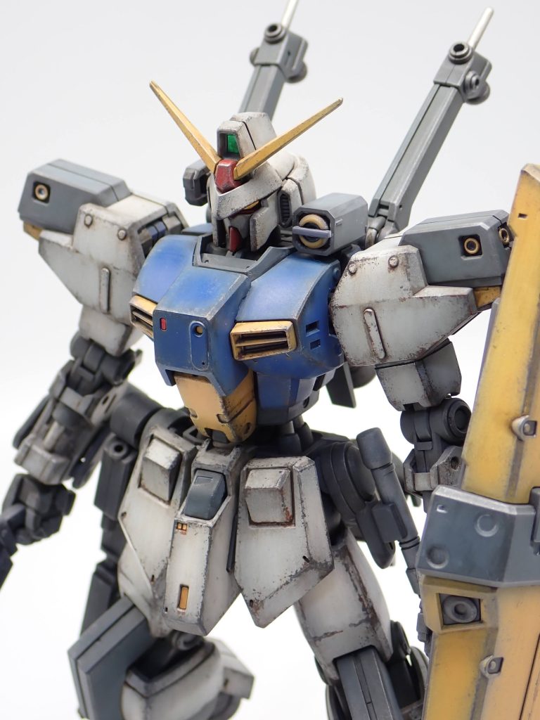 テキサスコロニーの修復作業をしてたらしいので汚し一択でしたね ジャンクで作ったんならきっとボディは鉄でしょう、とガンプラには珍しいサビ表現もちょっとだけ