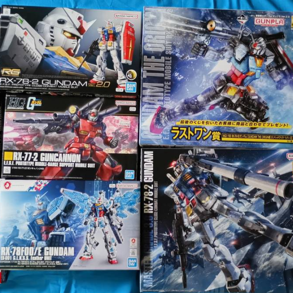 RX78(+初代)は、思いが強すぎて、出来るだけ触らないようにしていたのですが、いつの間にか、集まって来たので、そろそろ色塗りを検討中どれもカッコよすぎて、、、どの子をどのような色にするか悩みます。皆さんのレベルには及ばないですが、自分好み追及頑張ります。 （1枚目）