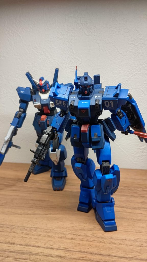 ２体並べれば違和感が薄れる……と思うのは自由かと