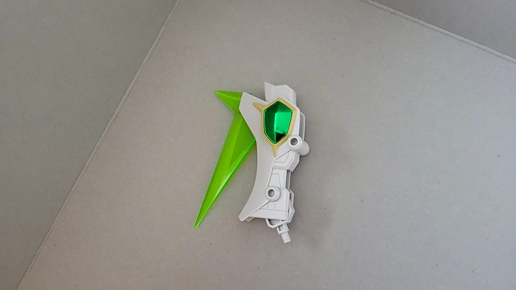 バックパックにはビルドファイターズトライの機体のジャンクパーツを使用