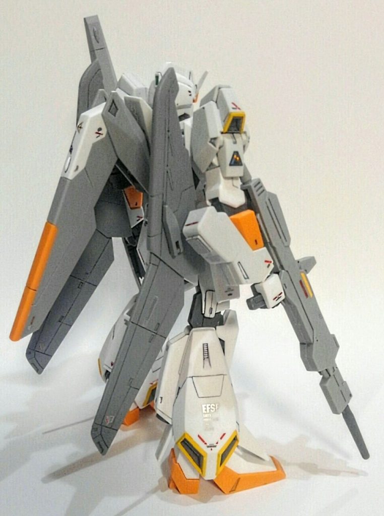 リアウイングはゼータプラスのヤツ。