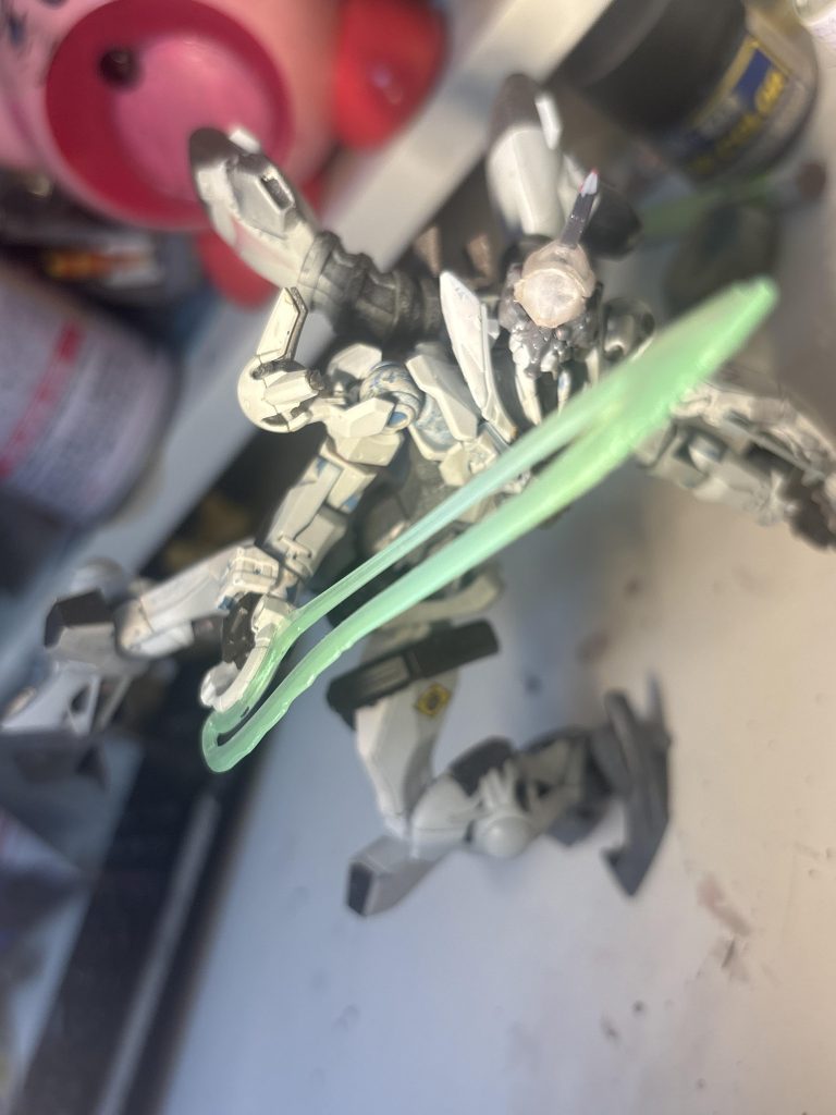 一部塗装を変更ステッカーを増やすなどの改造　を加えた機体