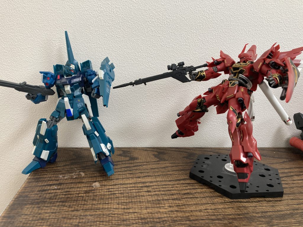 uc第4話ぐらいの戦闘(zaku-kao1)ワクワクしましたucの戦闘どれもかっこいいんですけどね(gundam-kao6)