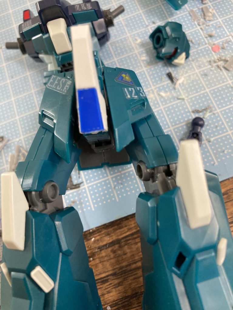 股間のパーツがなかったのでリバイヴゼータから持って来ました。(gandam-hand1)