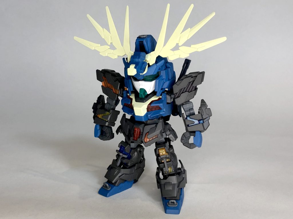 MS時正面素体にSDガンダム『ユニコーンガンダム』を使用頭部はBB戦士、ボディはクロスシルエットで組み合わせてみましたこの配分はこのあとの変形にも関わってくる面白い塩梅に