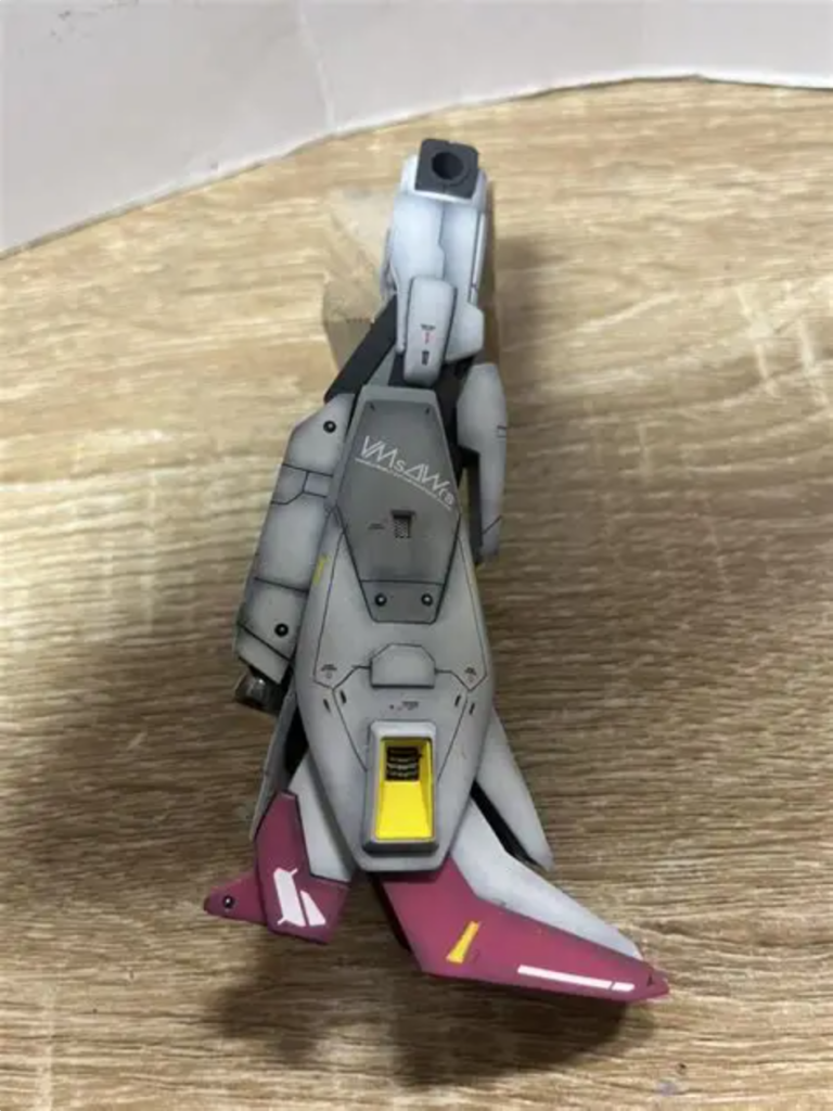 足外側のスラスター部は5㎜程延長して中をくりぬいてメタルメッシュで蓋をしました。