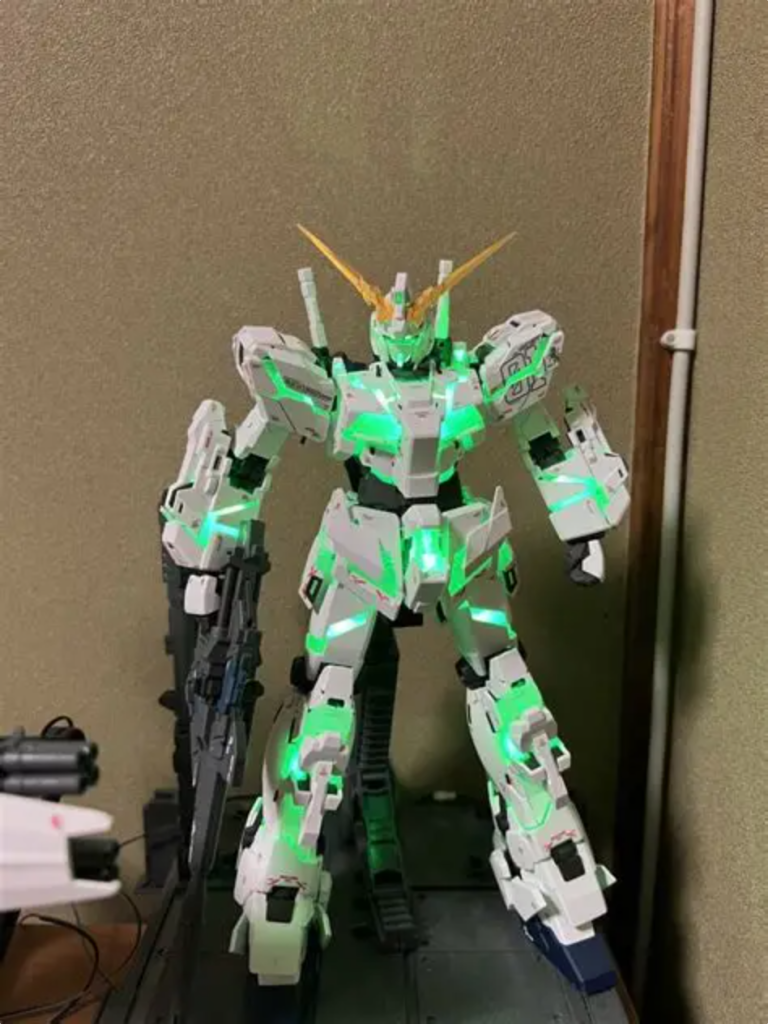 こいつ...光るぞ！？–2枚目/制作者：kirama