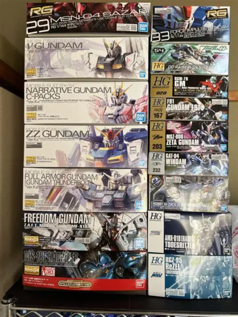 積みプラ。ちなみにpguの78ガンダムがたまたま予約できたのでとどいたら置く場所がなくてやばいです笑