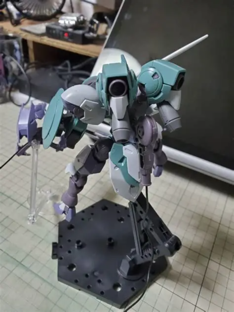 先日、この友人と都内の制作スペース「 CRAFT NEST」にお邪魔したのですが…この人は退店まで約5時間、ノンストップでパーツにヤスリを掛け続けるという忍耐力の持ち主?です(笑 )