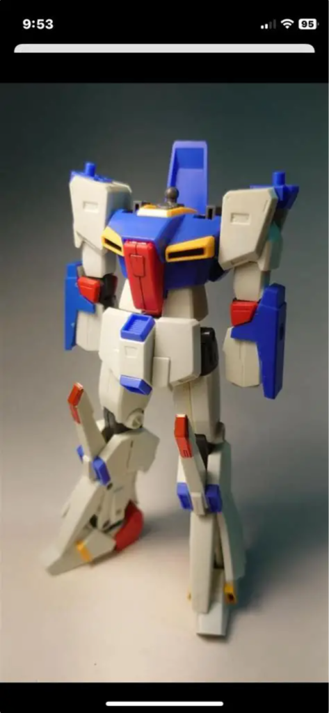 キャノンの接続はスプリングを利用して、頭部に干渉しない位置まで嵩上げしました。