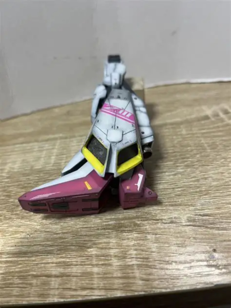 内側もメタルパーツで地味にディテールアップ