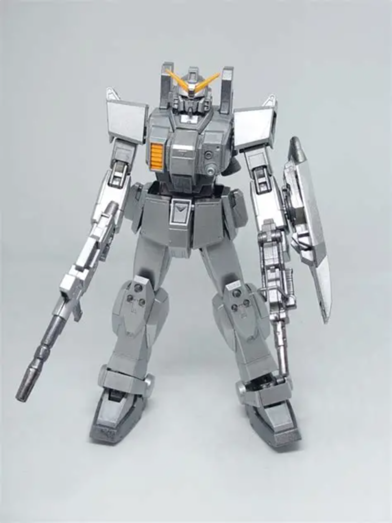 陸ガンは陸ガンでも市街地戦仕様を使用したので、黒立ち上げみたいな感じですね。メタリック特有のウエルドラインは消えてくれます。