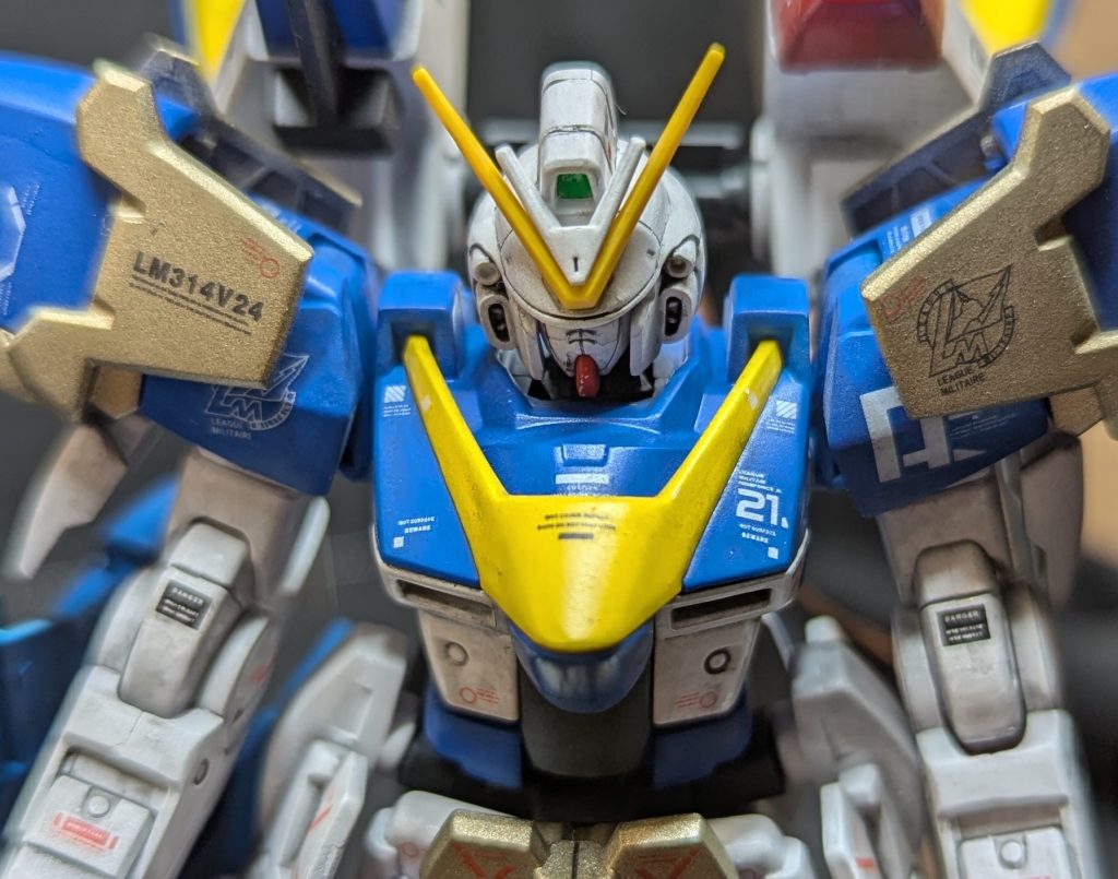 普段はめんどくさくてやってないデカールを貼ってみました。この赤の差し色がかっちょいいですよね～