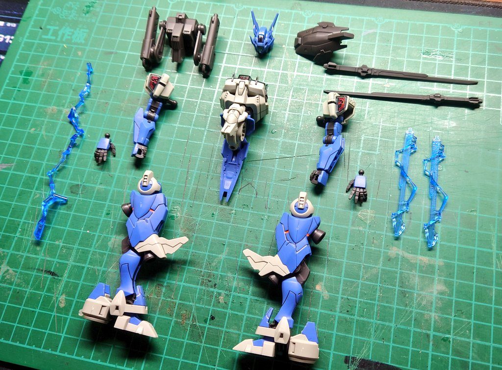 やってみたかったやつウェポンロードディスプレイとか言うんだっけ……