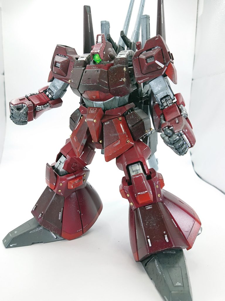 内部メカチラ見せ用のスリットはもう少し広げてもよかったなぁとこれまた反省脛アーマー下のメカ部は一番時間かかったのに一番見ることがなかった…