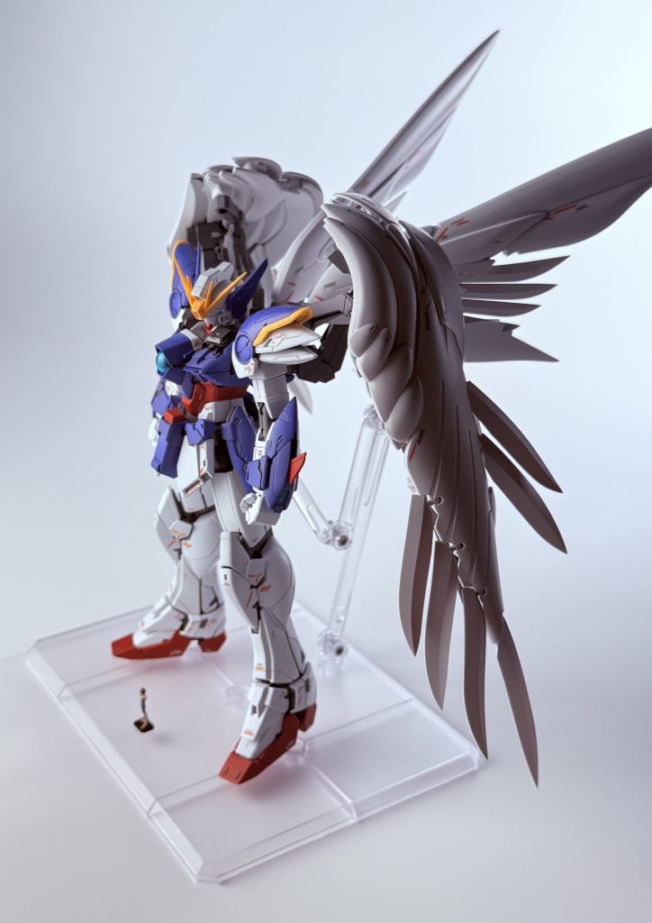 カラーレシピ黄色：マイルドオレンジ（ガイアノーツ）黒：グラファイトブラック（クレオス）青１：モデルグラフィックブルー2（モデルカステン）青２：コバルトマリンブルー（RAYVEカラー）+EXホワイト（ガイア）+純色バイオレット（ガイア）赤：ブラッディレッド（RAYVEカラー）以上、サフレス塗装機体白：タミヤファインサーフェイサー→ブリュンヒルトホワイト（クレオス）翼白：サフレス状態からNASCAニュートラルホワイト→アンティークホワイト（バルケッタカラー、製造はガイア）