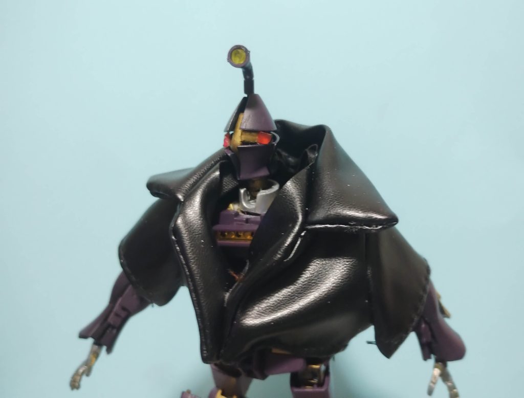 ZNガンダムを製造したギャンダムール人。地球人からは「ZN星人」と呼ばれていたようだ（恒星ZNから来訪した為）。既出品に100均のドール用ジャケットを着せました。 