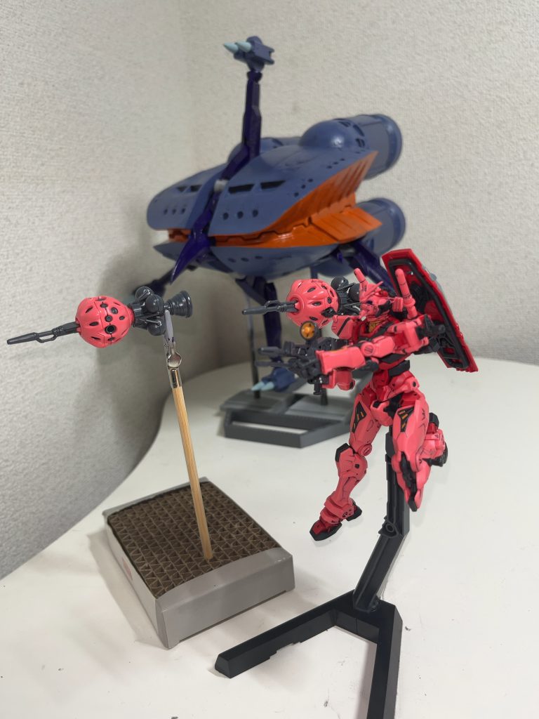 赤いガンダム–2枚目/制作者：匿名