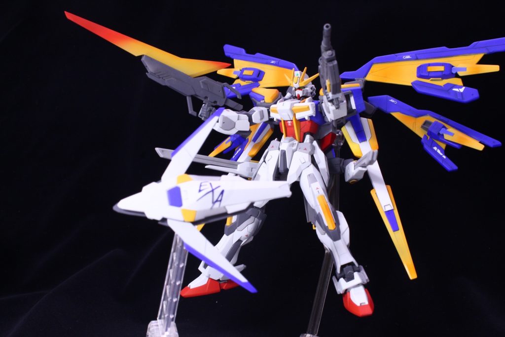 フルバースト!シールドにはALEXのデカールをカットしてEXAにしています^ ^シールドブーメランのギミックはライフリオマージュです!劇場版seedの影響をもろに受けてます^ ^