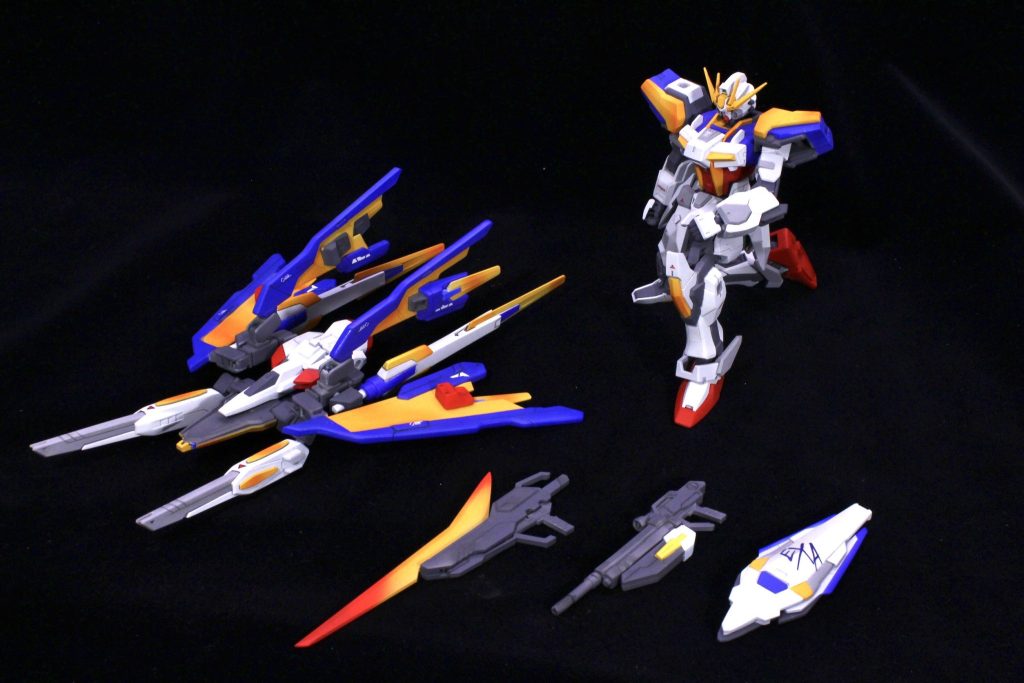 武装一覧です、ヴァリアントストライカー、ライフルとシールドに加えて外付けのバッテリーを備えた予備のライフルもあります
