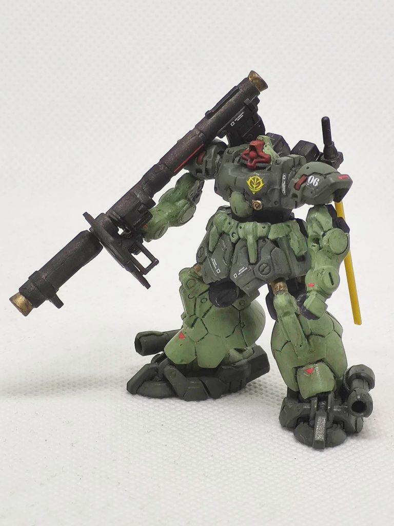 キット本来のポーズはこんな感じです。