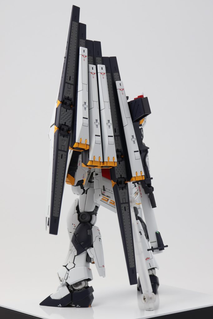 νガンダム–4枚目/制作者：げこげこ