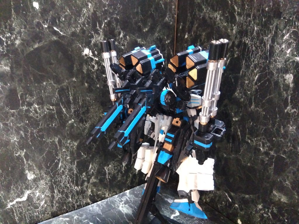 バックショット!ゴチャゴチャ盛り盛りデス(gundam-kao3)