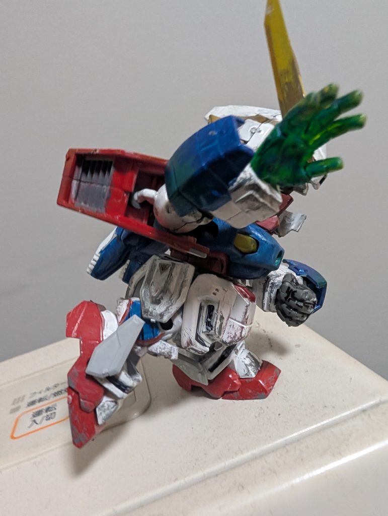 島本和彦先生版Gガンダムではシャイニングフィンガーを「黄金の指」と称されていたので指先にほんの少し金色を入れてみたのが拘りのひとつです