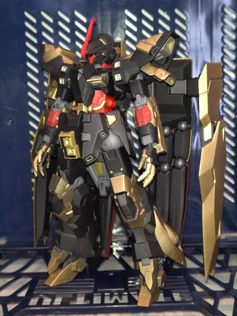 オープンハンド形態、機動力を優先している