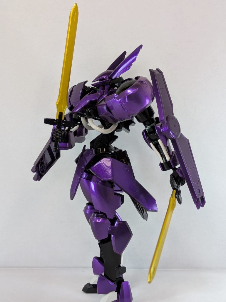 どこかで見たポーズ。仕上げはプレミアムトップコート光沢で。思った以上のテロンテロンな輝きになりました。