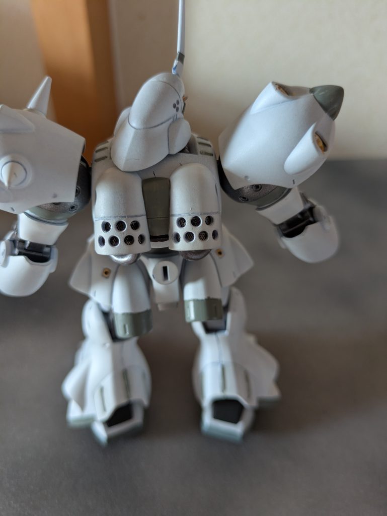 後ろ姿バーニアに金属メッシュを貼ったんですがあまり目立たないっすね