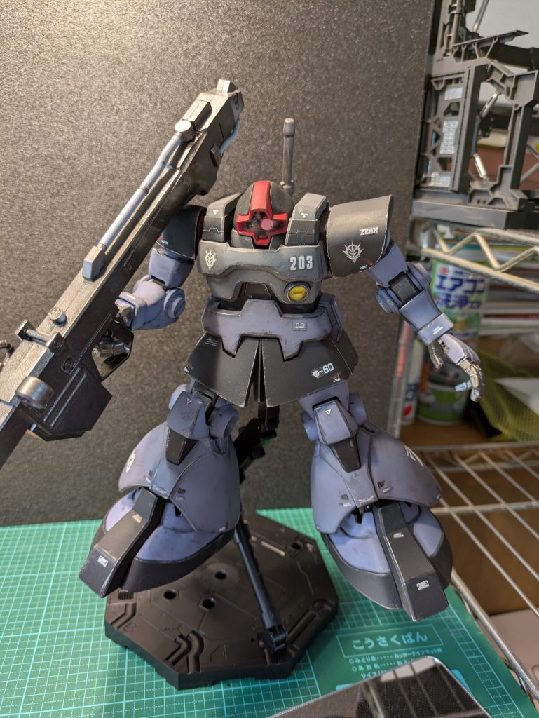 ビームバズーカ持つと重さで手が下がります😱やっぱ、ドムにはジャイアントバズーカですね~